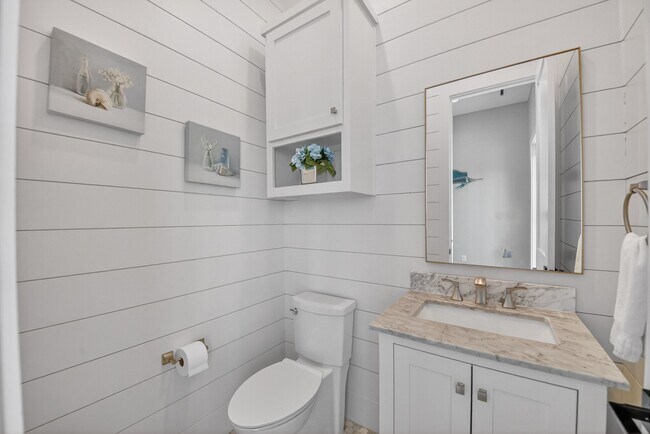 Building Photo - 3815 Seabreeze Ln