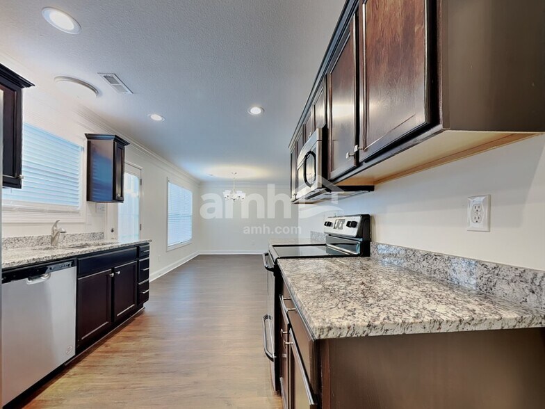 Building Photo - 1812 Mahogany Wood Trail