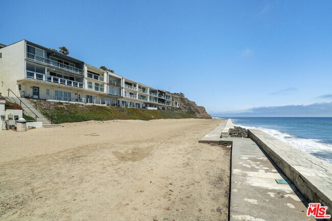 Building Photo - 11928 S Beach Club Way