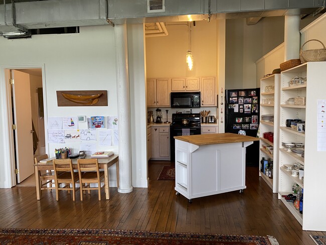 kitchen - 901 Jefferson St