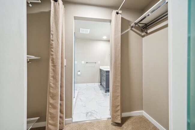 Building Photo - 4312 Botticelli