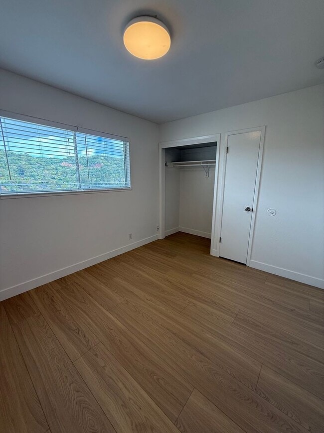 Building Photo - 55-57 Bayo Vista Way