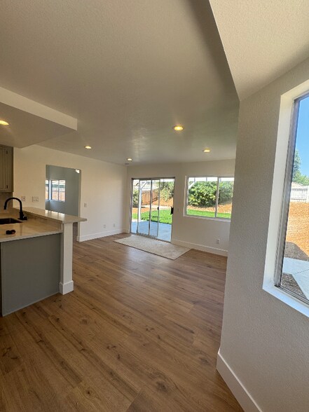 Building Photo - 41111 Mountain Pride Dr