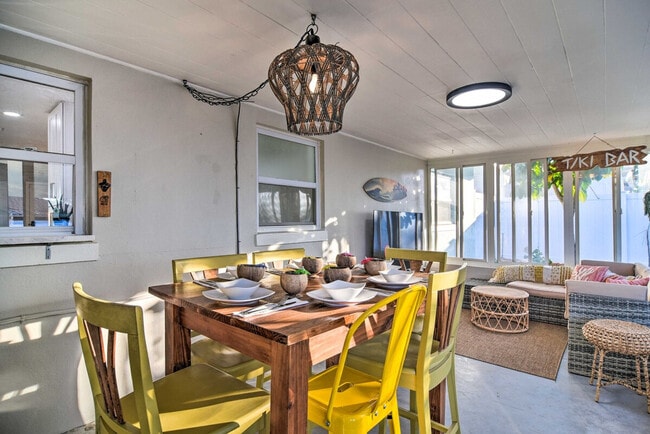 Building Photo - 11548 62nd Ave N