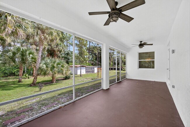 Building Photo - 16215 83rd Pl N