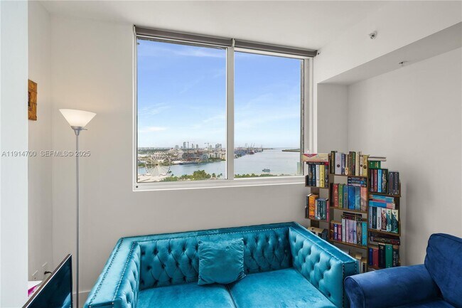 Building Photo - 253 NE 2nd St