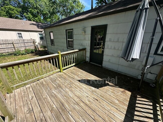 Building Photo - 4828 W 62nd Terrace