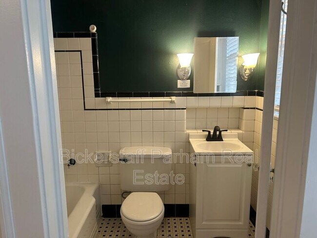 Building Photo - 925 Cooper Ave