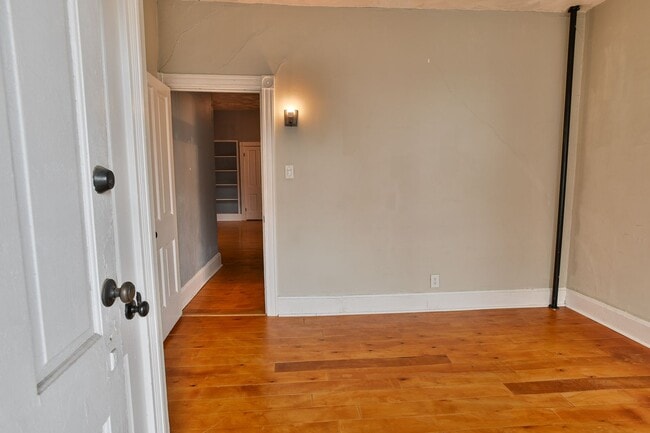 Building Photo - 803 N 2nd St