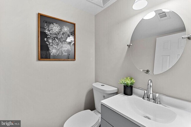 Building Photo - 11808 Breton Ct