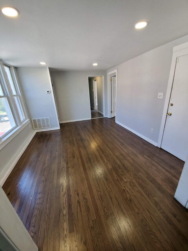 Building Photo - 2704 E 77th St