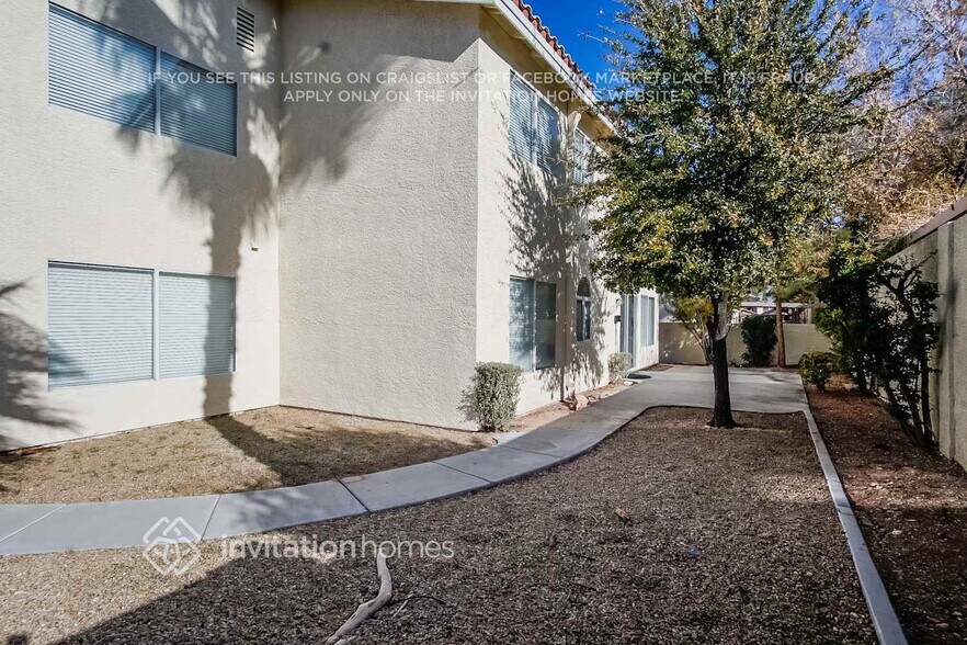 Building Photo - 2873 Aliso Dr