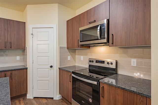 Building Photo - 713 Wheatfield Dr