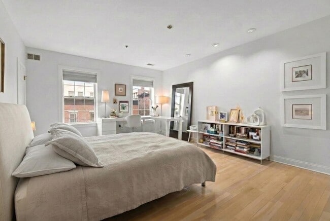 Building Photo - 99 PARK Ave