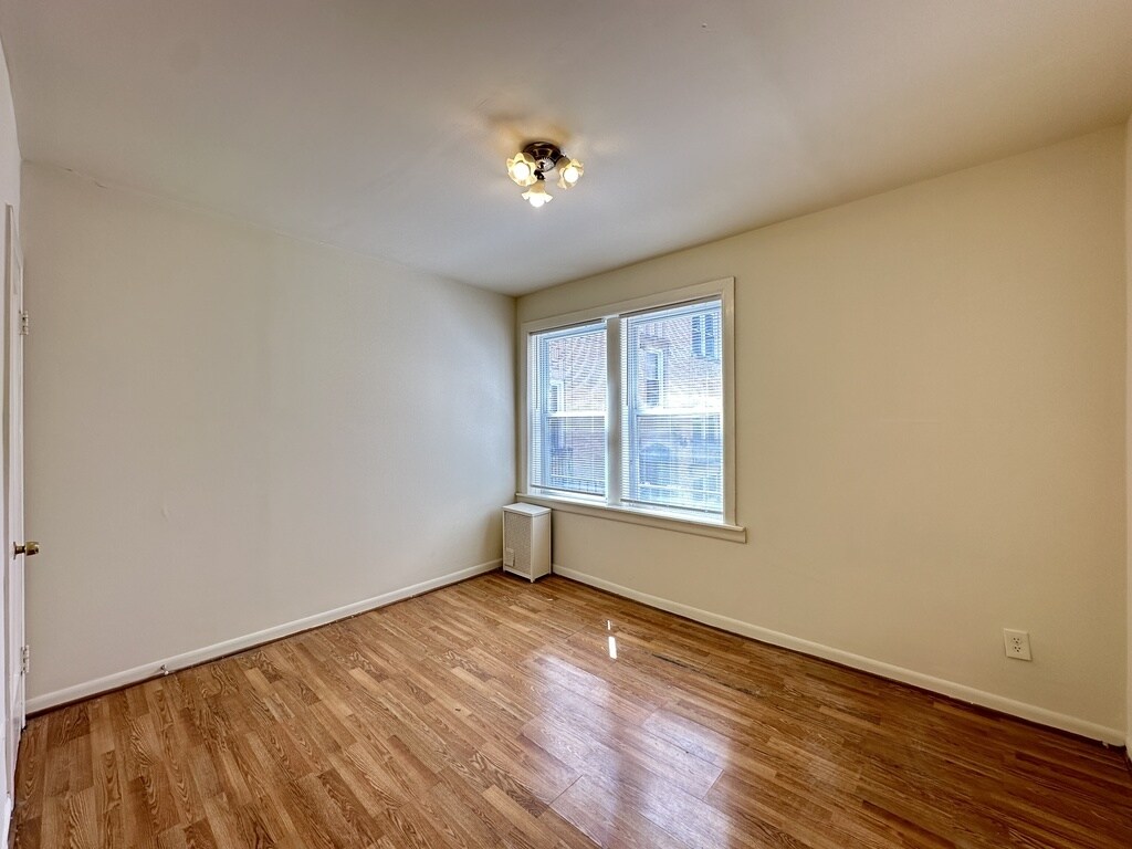 Building Photo - 5819 N Saint Louis Ave