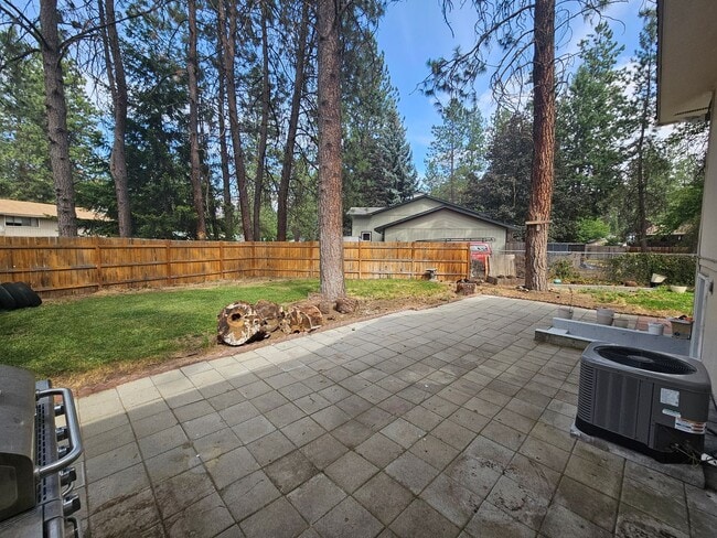 Building Photo - Beautifully Home in the Valley