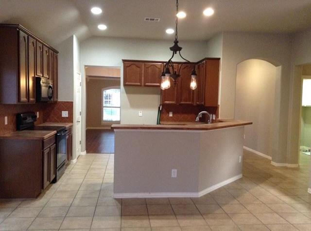 Building Photo - 2732 Cascade Cove Dr
