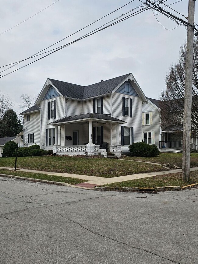 Building Photo - 619 Wallace Ave