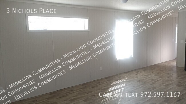 Building Photo - 3 Nichols Pl