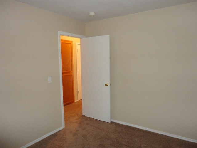 Building Photo - 222 Mariposa Way