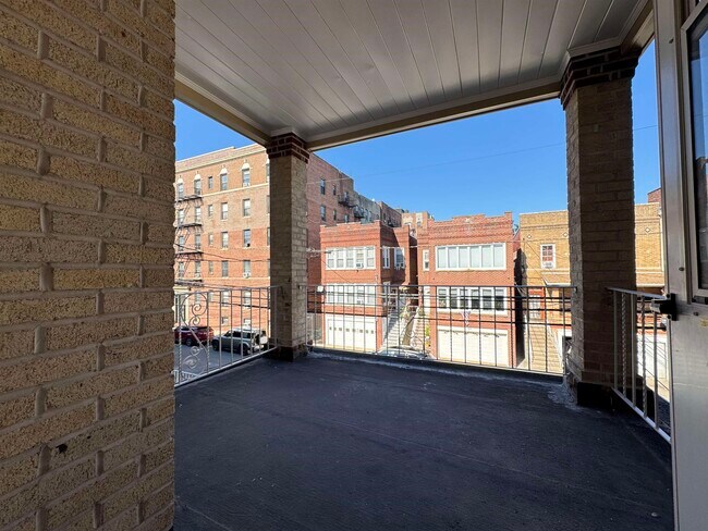 Building Photo - 51 64th St