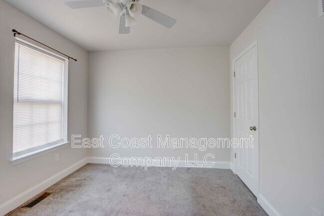 Building Photo - 137 Winters Ln