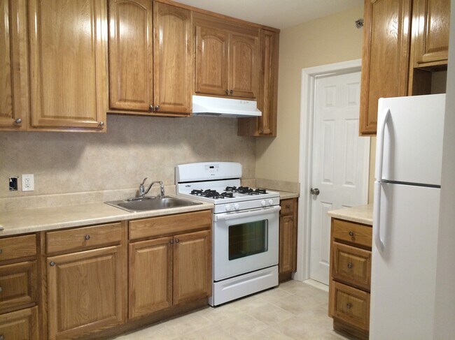 Primary Photo - 225 Dayton Ave