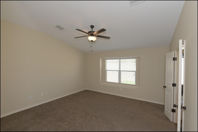 Building Photo - 3131 Red Orchard Dr
