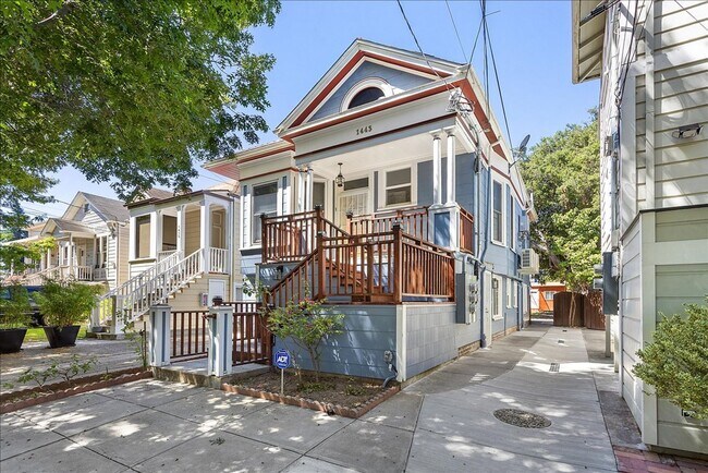 Primary Photo - 1443 Stanton St