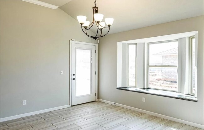 Building Photo - Beautiful 4 Bedroom Home 2 bathroom home!