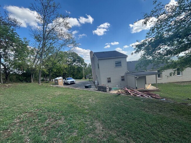 Building Photo - Newly remodeled house with a great city view!