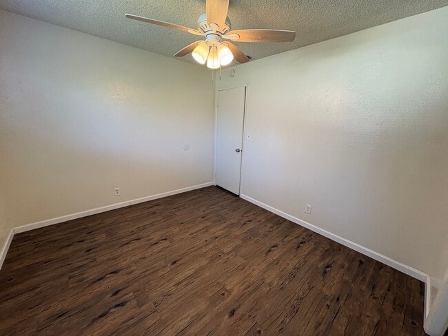 Building Photo - Cozy Home on Spacious Lot with Pool Available Now!