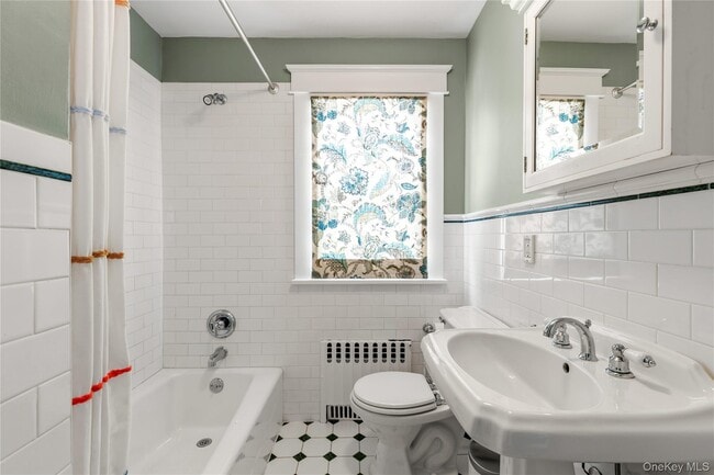 Building Photo - 47 Hillcrest Ave