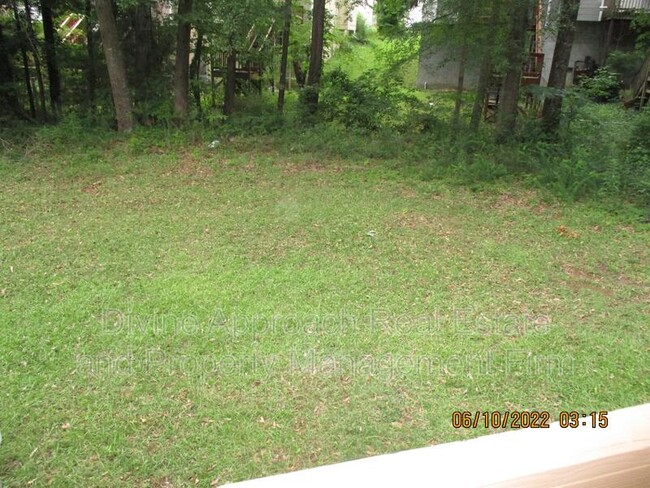 Building Photo - 830 Jamestown Manor Park