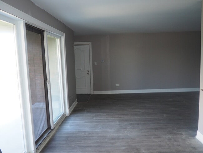 Building Photo - 14531 Ravinia Ave