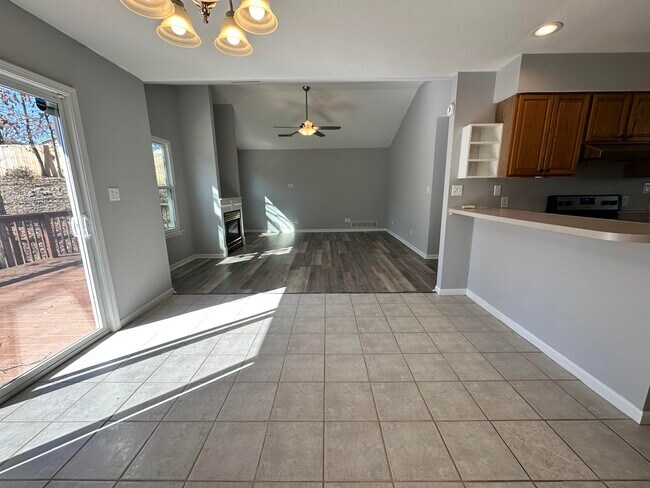 Building Photo - 4600 Wren Wood Dr