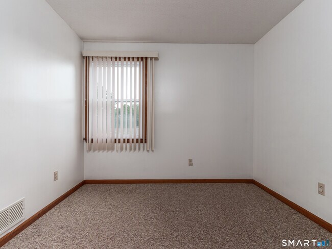 Building Photo - 115 Brandegee Ln