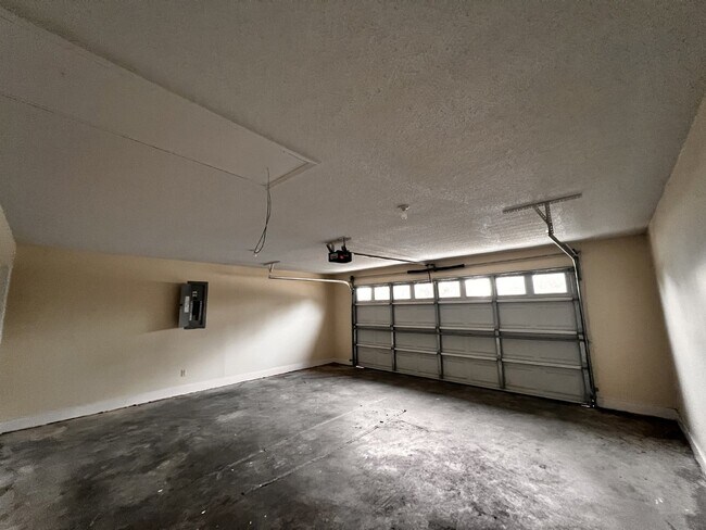 Building Photo - Home for Rent