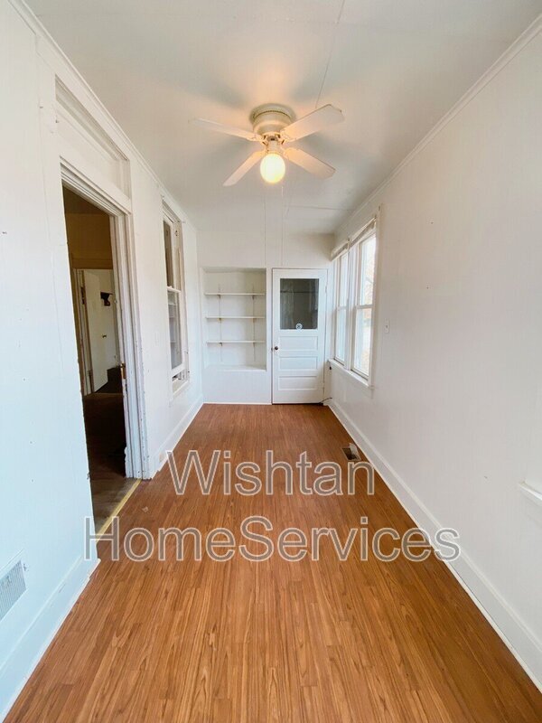 Building Photo - 236 W Washington St