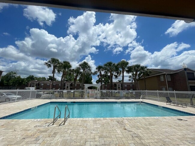 Building Photo - First Floor 1 Bedroom Condo In Orlando Area!