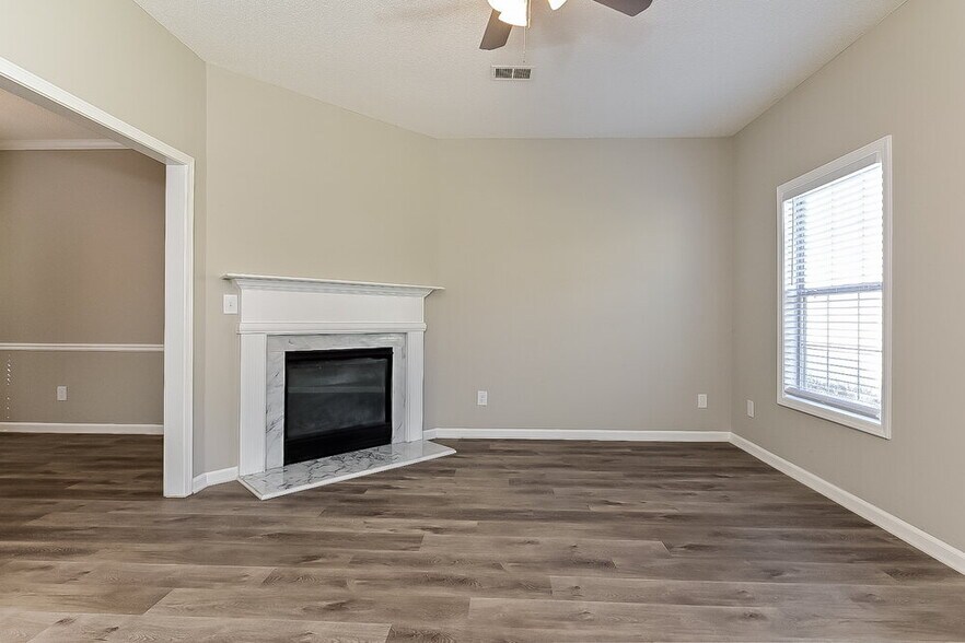 Building Photo - 1603 Blossom Dr