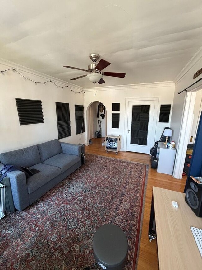 Building Photo - 1112 Curtiss St