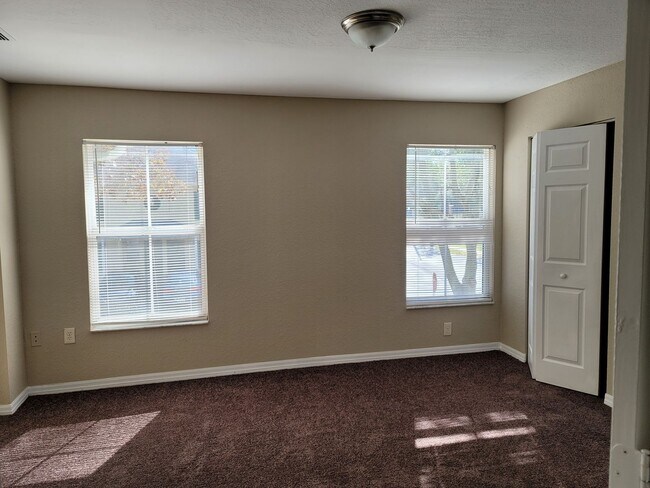 Building Photo - Large Sunridge Palms townhome across from USF!