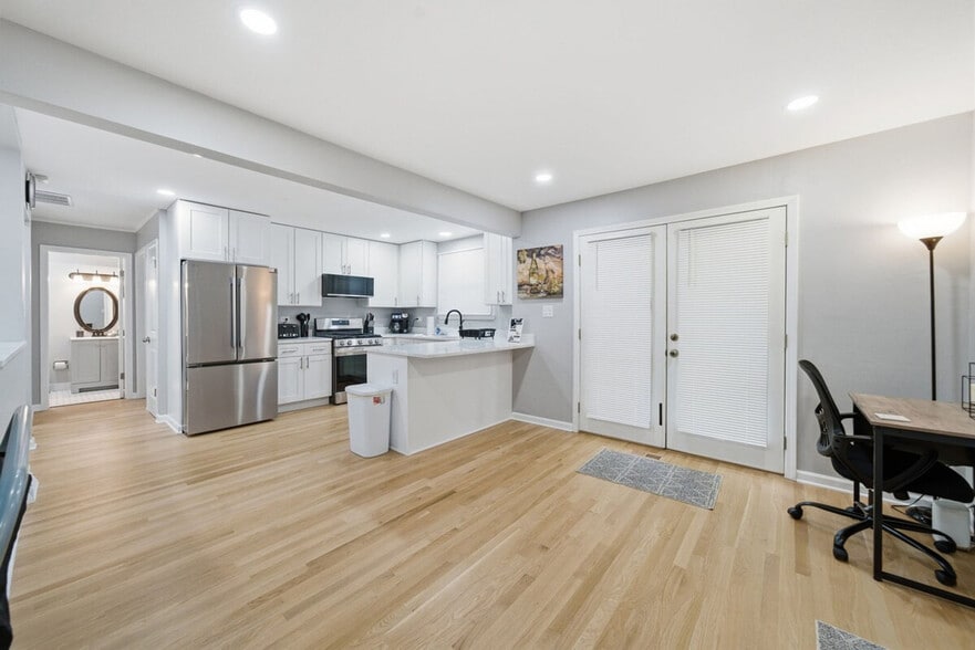 Building Photo - 12800 Terrace Ln