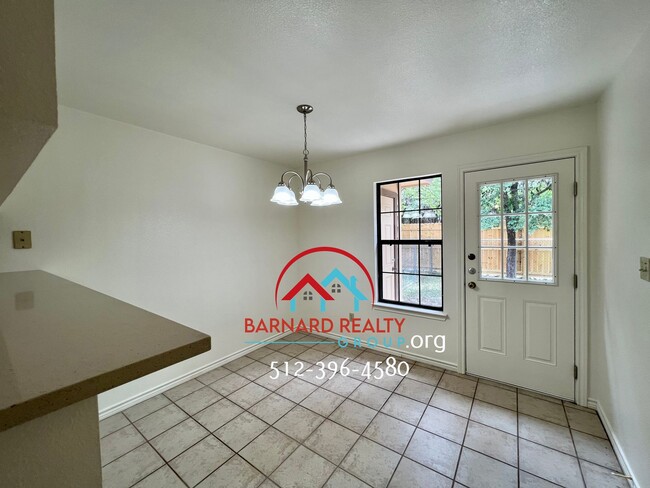Building Photo - Available July 25: Well Maintained 3/2 Duplex