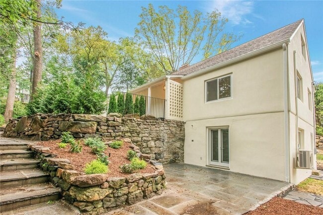 Building Photo - 131 Popham Rd
