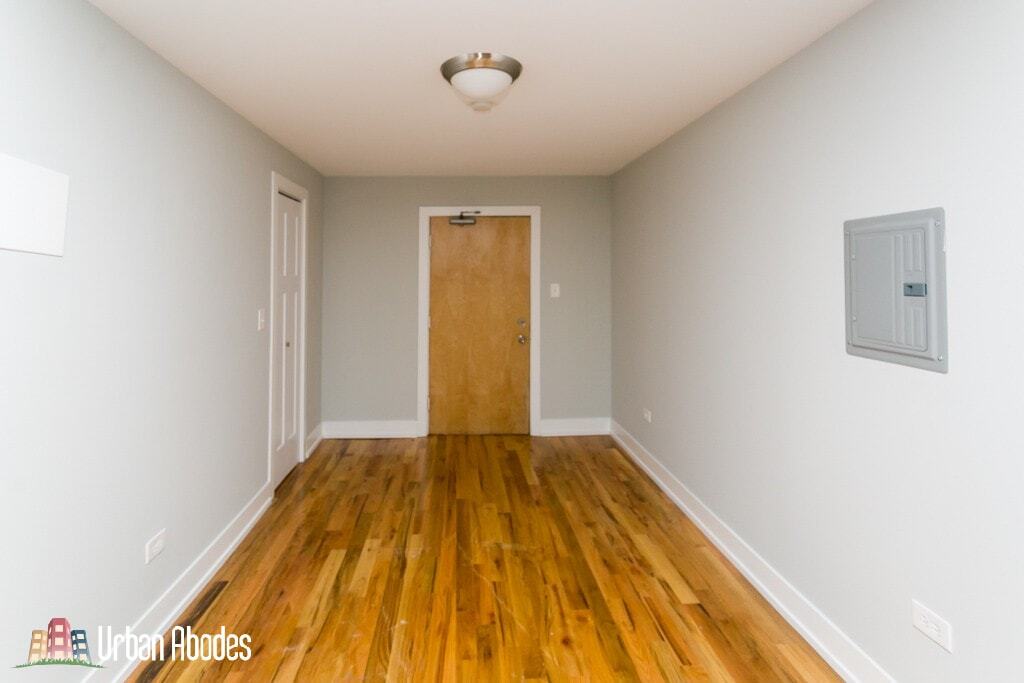 Building Photo - 566 W Arlington Pl