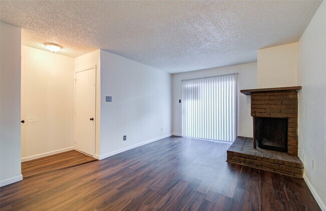 Building Photo - 2800 Jeanetta St