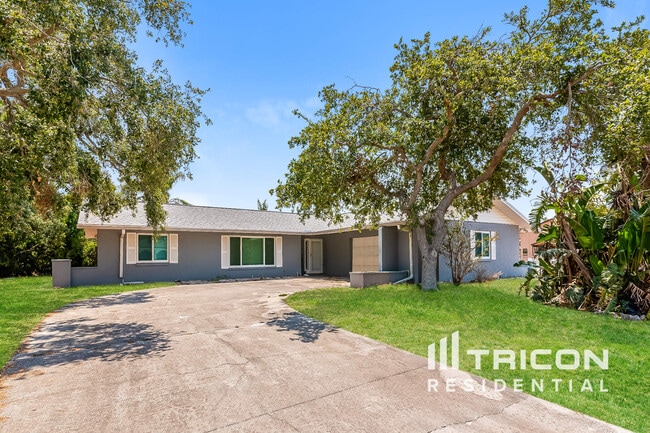 Building Photo - 7343 Uranus Dr