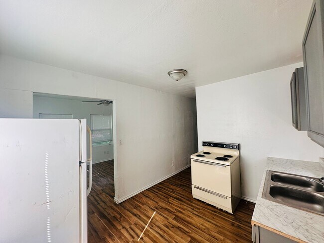 Building Photo - 2 bed 1 bath in Copperas Cove $750 a month